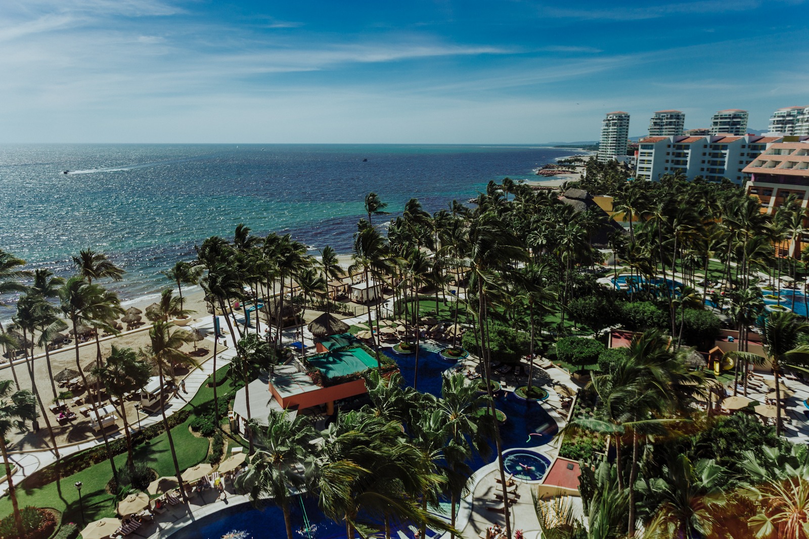 Puerto Vallarta-location-ocean-sky-blue-threepalmsp-beachwedding