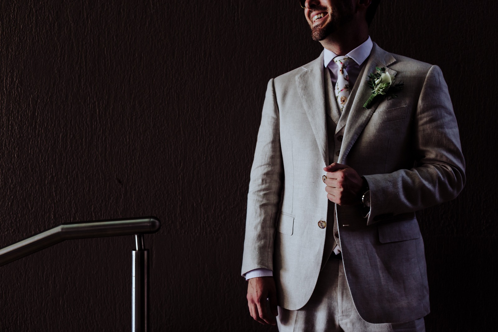 groom-dress-smile-suit-wedding-vallarta-smile-clock