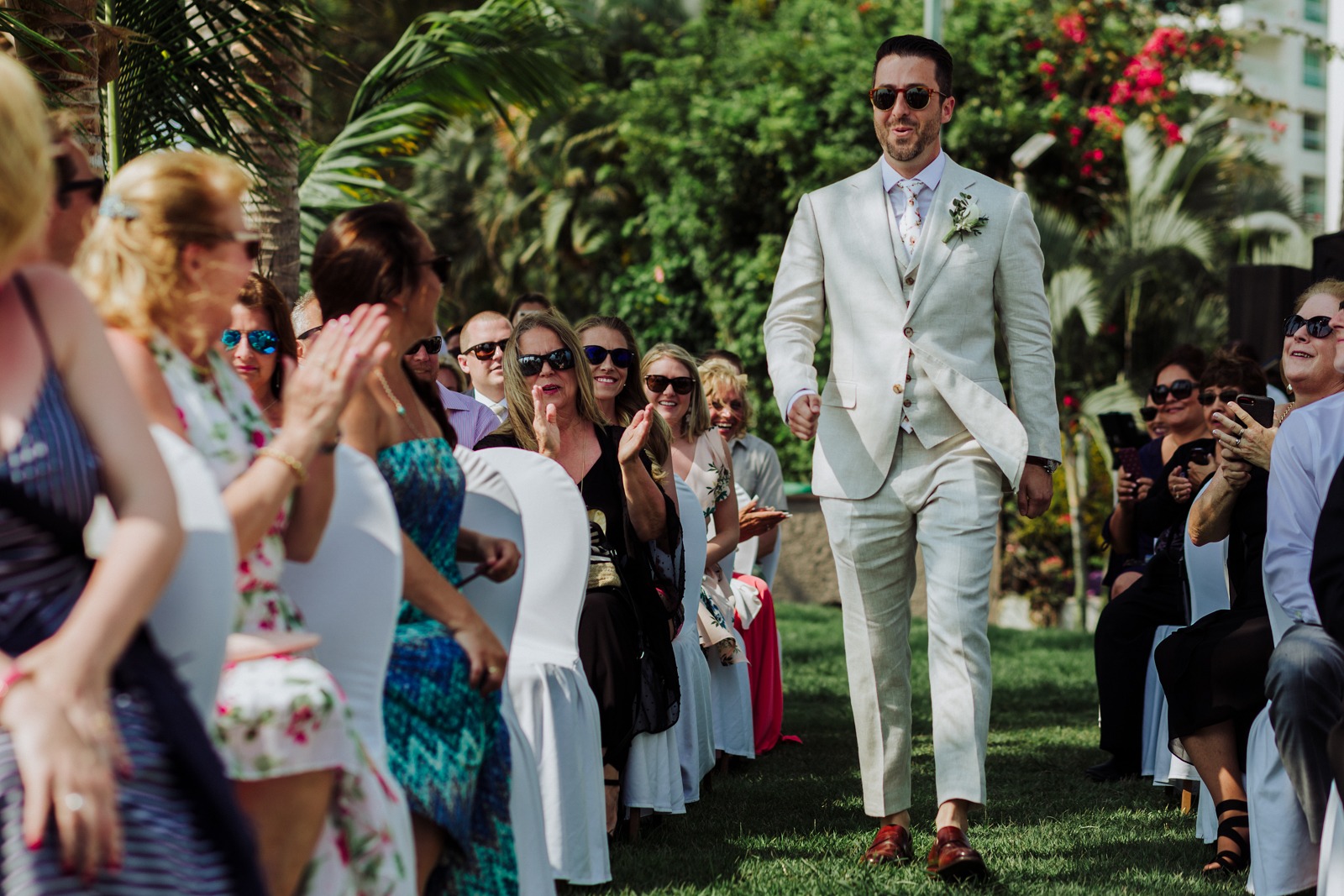 wedding-groom-ceremony-emotion-vallarta-three palms-guest