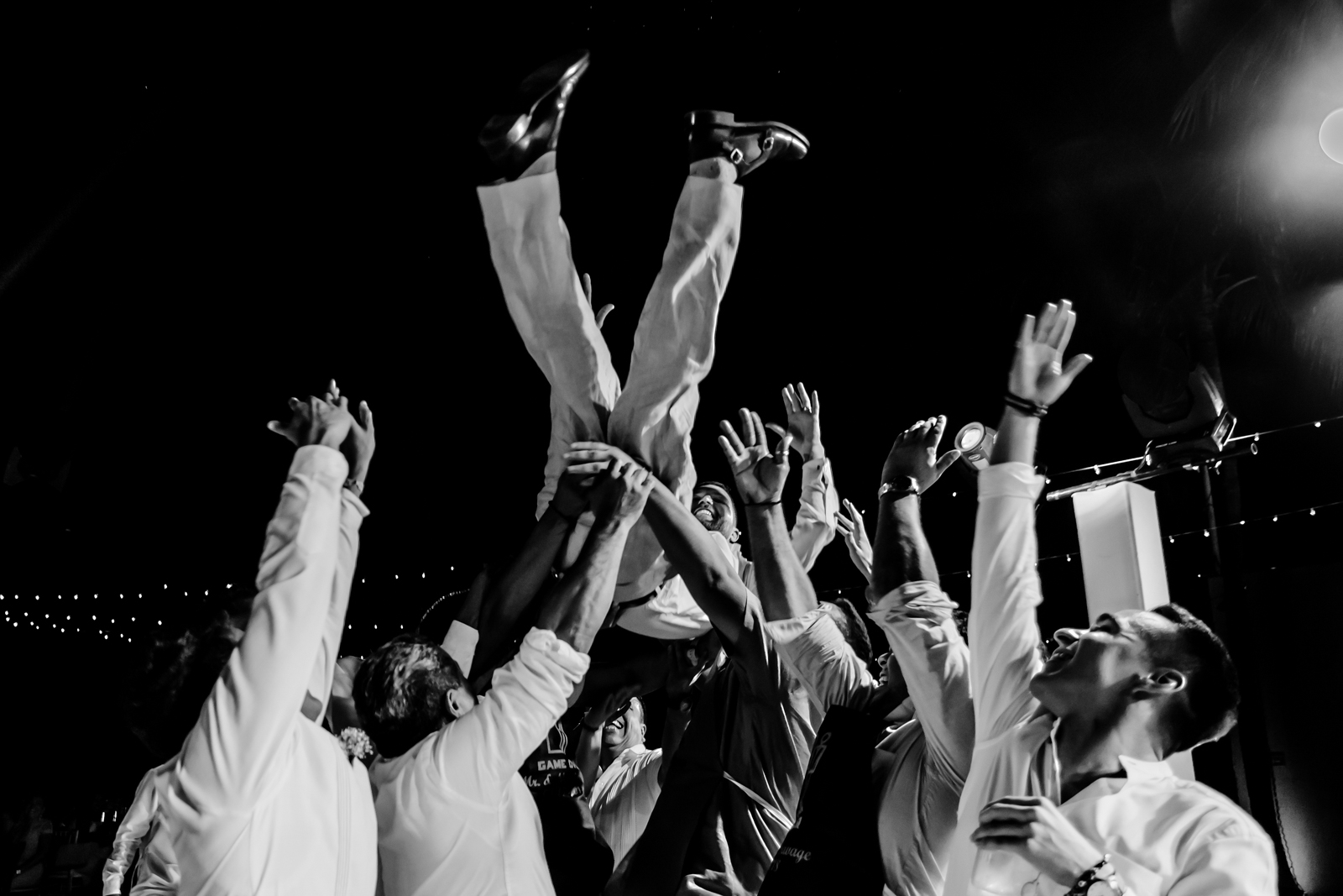 party-wedding-groom-friends-vallarta-jump-westin-hotel